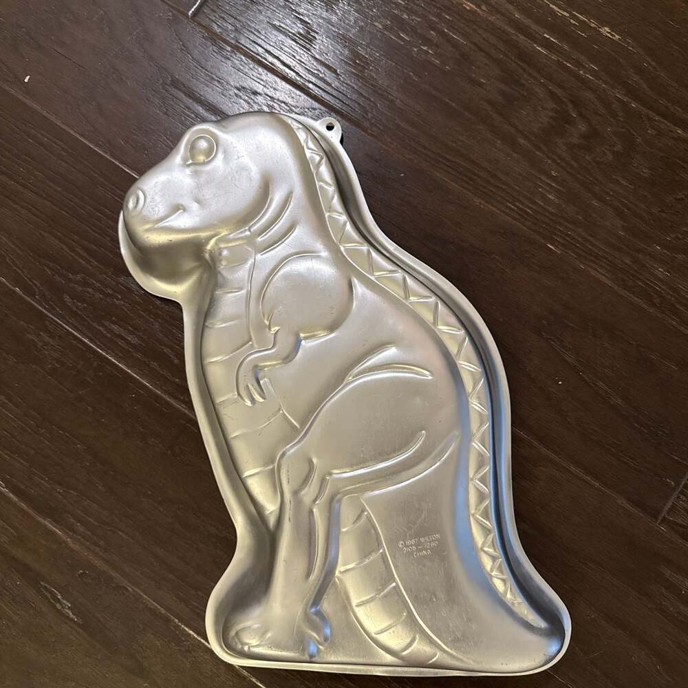 Vintage 1987 Wilton Partysaurus T-Rex Dinosaur Cake Pan